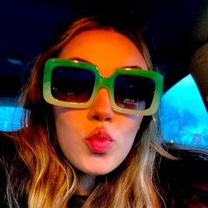 Meet your Posher, Avalon!